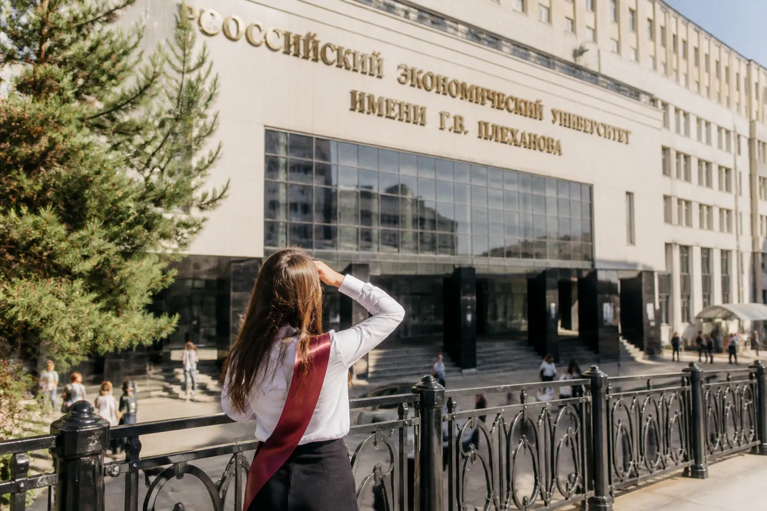 Почему ЕГЭ вызывает столько споров: взгляд эксперта на правила поступления 2026 года